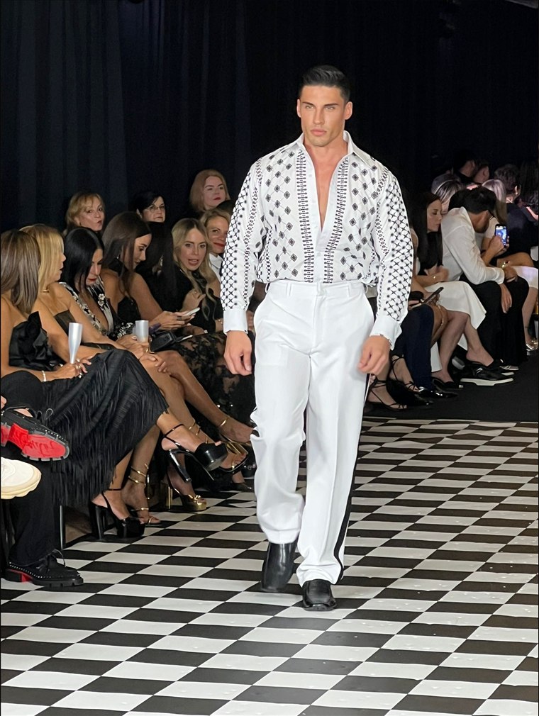 Eduardo Julián en pasarela