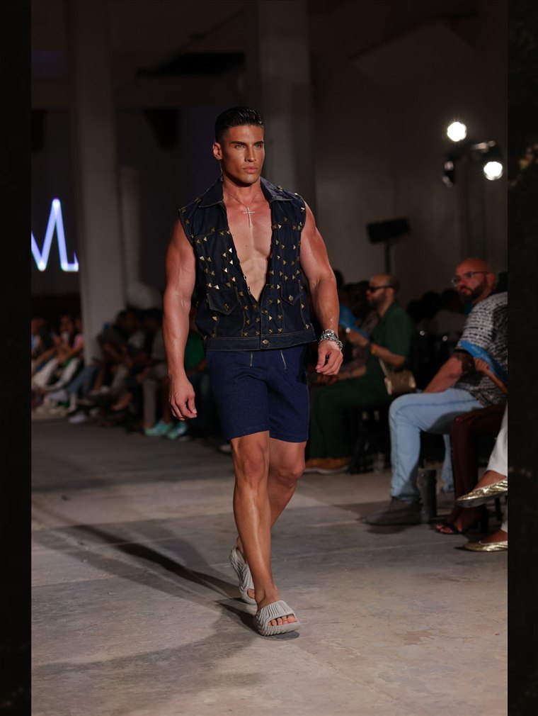 Eduardo Julián en pasarela